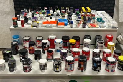 Eskişehir’de 500 bin TL’lik kaçak sigara ve ürünler ele geçirildi