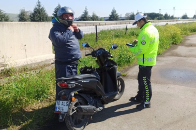 Bursa Karacabey'de trafik ekiplerinden motosikletlilere denetim