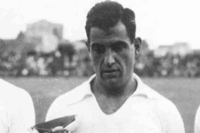 Beşiktaş'ın efsane futbolcusu Hakkı Yeten, 36. yıl dönümünde anıldı