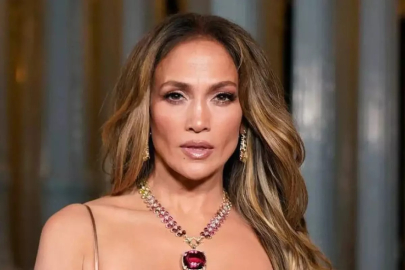 Jennifer Lopez Türkiye'ye bir ay gecikmeli gelecek
