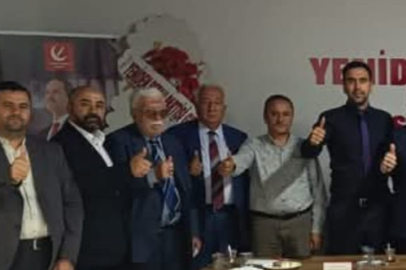 Kırşehir Yeniden Refah Partisi'nde 3 ilçe başkanı ile yöneticiler istifa etti