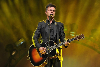 Teoman'dan Sırrı Süreyya Önder paylaşımı: Ölme Sırrı abi