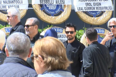 Tarkan'a büyük vefasızlık! En iyi dostları sadece çelenk gönderdi