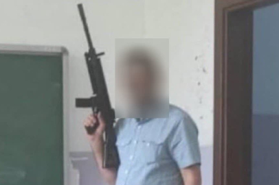 Ankara'da tüfekle sınıfta poz veren müdür yardımcısına inceleme başlatıldı