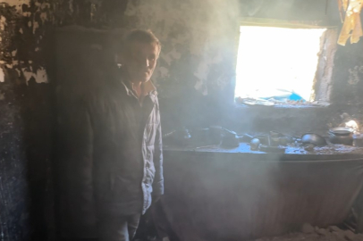 Hakkari Yüksekova'da çıkan yangında bir ev küle döndü
