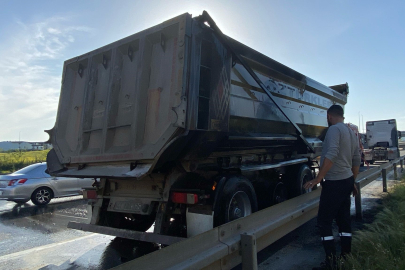 Kocaeli TEM'de seyir halindeki tırda yangın çıktı