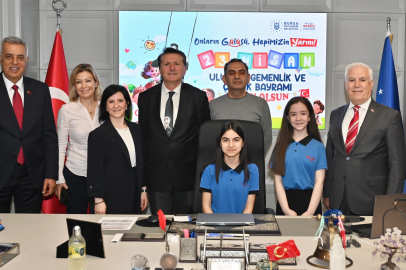 Bursa Büyükşehir Belediye Başkanı Bozbey, koltuğunu geleceğin başkanlarına devretti