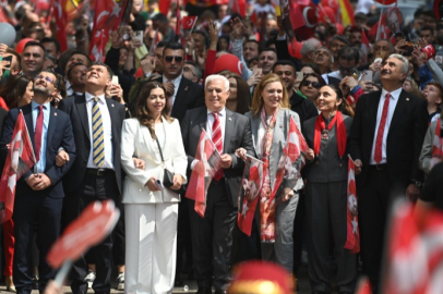 Bursa'da 23 Nisan'a coşkulu kutlama