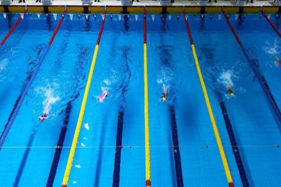 Bursa'da çocuklar bayramı havuzda kutladı!