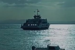 Elazığ'da feribotta korku dolu anlar: Fırtınadan dolayı iskeleye yanaşamadı