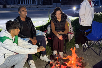 İstanbul'da deprem sonrası vatandaşlar karavanda ve parklarda geceliyor