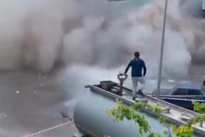 İstanbul Kartal'da bir bina yıkım esnasında çöktü