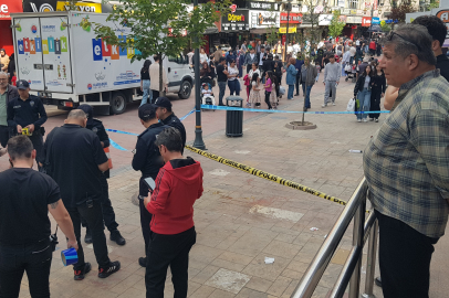 Karabük'te cadde ortasında husumetlisini bıçakladı