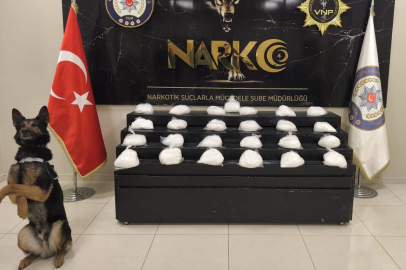 Van'da 25 kilo 200 gram metamfetamin maddesi ele geçirildi