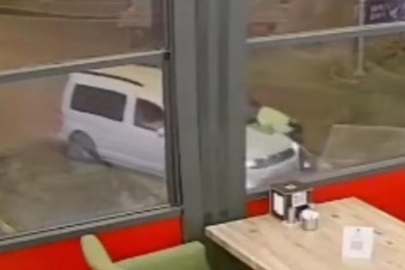 Alkollü sürücü dehşet saçtı: Polis memurunu metrelerce sürükledi!