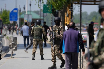 Hindistan, Keşmir'de saldırı düzenleyen teröristlerin başına ödül koydu