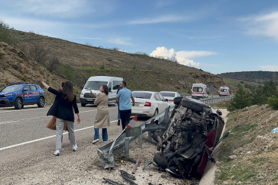 Kastamonu'da virajı alamayan otomobil şarampole devrildi