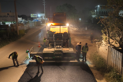 Bursa Büyükşehir’den Çalı-Kayapa yolunda gece mesaisi