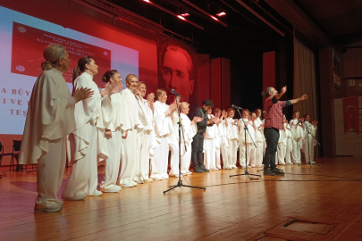 Bursa'da "Kuvayi Milliye Destanı" tiyatro oyunu sahnelendi