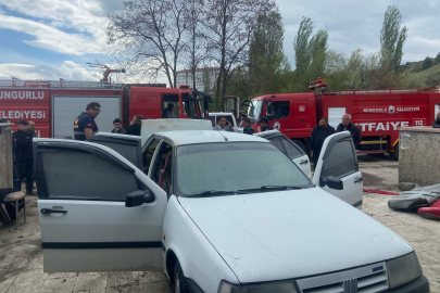 Çorum'da park halineki araçta çıkan yangın büyümeden söndürüldü