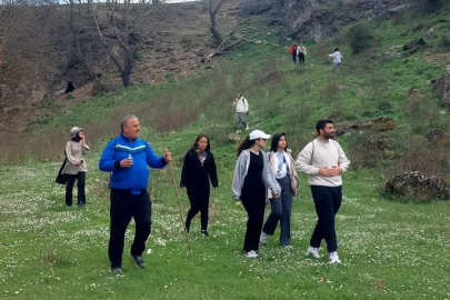Bursa'da öğretmenler doğa yürüyüşü yaptı