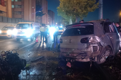 Diyarbakır'da otomobil, refüje çarptı: 3 yaralı