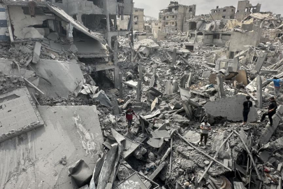 İsrail ordusunun Gazze'ye düzenlediği saldırılarda 35 Filistinli hayatını kaybetti