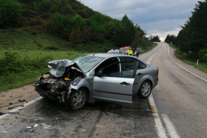 Tokat'ta otomobil ile kamyonet çarpıştı: 1 ölü, 1 yaralı