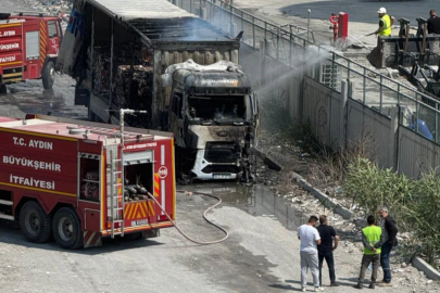 Aydın Söke'de atık kağıt getiren tırda yangın çıktı