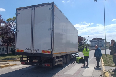 Kocaeli'de kamyon ile çarpışan motosikletin sürücüsü yaralandı