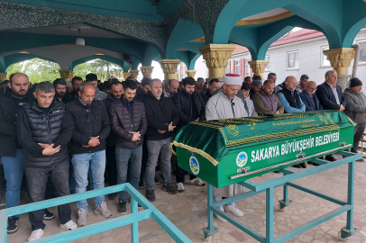 Sakarya'da silahla yaraladığı damadının 15 bıçak darbesiyle öldürdüğü şahıs son yolculuğuna uğurlandı