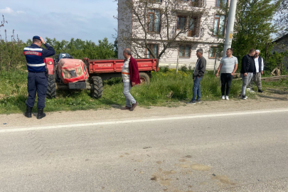 Bursa'da traktör ile otomobil çarpıştı: 1'i çocuk, 3 yaralı