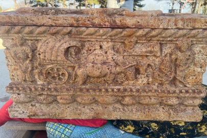 Amasya’da Roma dönemine ait mini lahit ele geçirildi