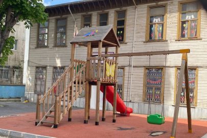 Anaokulu deprem sonrası hasar gördü