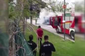 Ankara'da yanan temizlik aracı kullanılamaz hale geldi