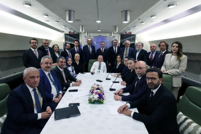 Cumhurbaşkanı Erdoğan, İtalya ziyareti dönüşü uçakta gazetecilerin sorularını yanıtladı