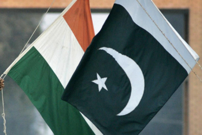 Hindistan, hava sahasını Pakistan'a ait uçuşlara kapattı