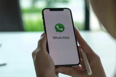 WhatsApp'ta zorunlu yapay zeka tepki çekti