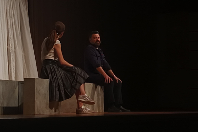 Bursa'da "Leyla ile Mecnun Değil" adlı tiyatro oyunu sahnelendi