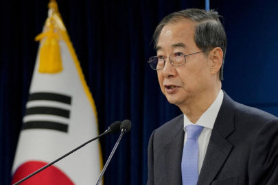 Güney Kore'de Devlet Başkanlığına vekalet eden Başbakan Han Duck-soo istifa etti