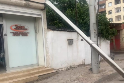 Şanlıurfa'da fırtına sürücülere zor anlar yaşattı