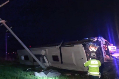 Van'da yolcu otobüsü devrildi: Çok sayıda yaralı var!