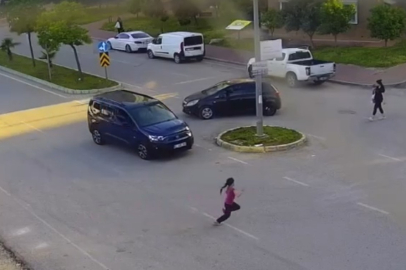 Adana'da yola fırlayan çocuğa ticari araç çarptı