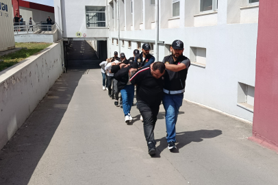 Adana'da tırın dorsesinde 10 kilodan fazla uyuşturucu ele geçirildi: 6 tutuklama