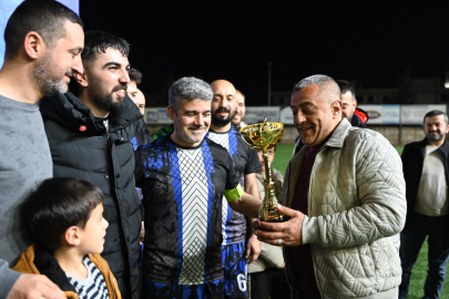 Bursa Gemlik'teki Emek Turnuvası’nın şampiyonu Çimtaş oldu