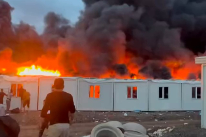 Şanlıurfa Siverek’te işçilerin kaldığı konteynerlerde yangın çıktı
