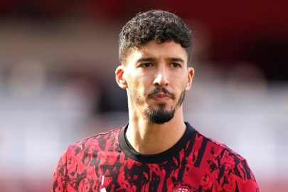 Altay Bayındır ilk 11’de başladı: Gol düellosunda kazanan Brentford!