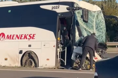 Ankara’da geziden dönen öğrencileri taşıyan otobüs bariyerlere çarptı