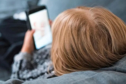 Çocuklar için yapay zekâ uyarısı! Algoritmalara teslim ediyoruz