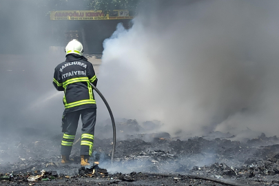 Şanlıurfa'da atık madde yangını itfaiye tarafından söndürüldü